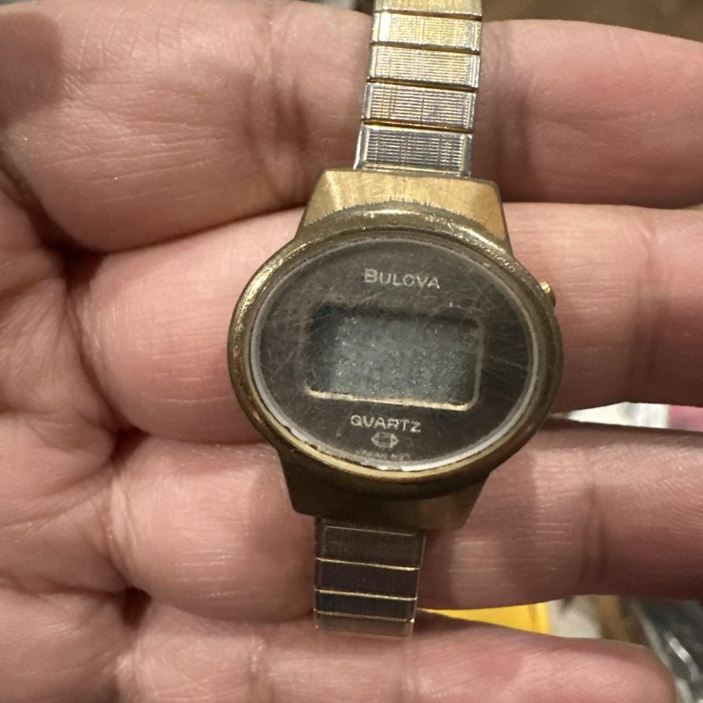Vintage Bulova Digital N7 Ladies watch Quartz 25mm Missing Back Cover - Repair - Picture 3 of 6